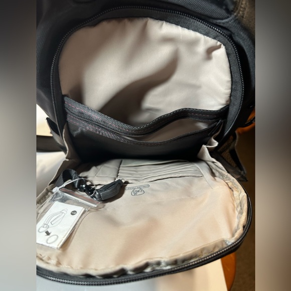 $110 EUC Black Travelon UNISEX Anti Theft Classic Plus Sling Backpack Bag UNISEX - Picture 8 of 13